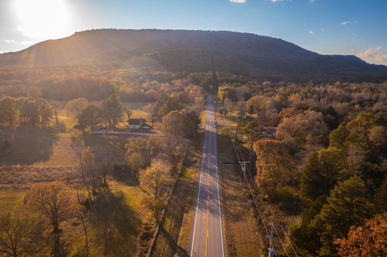 Nebo'S Foot, Hiking And Biking Escape With Game Shed Villa Dardanelle ภายนอก รูปภาพ